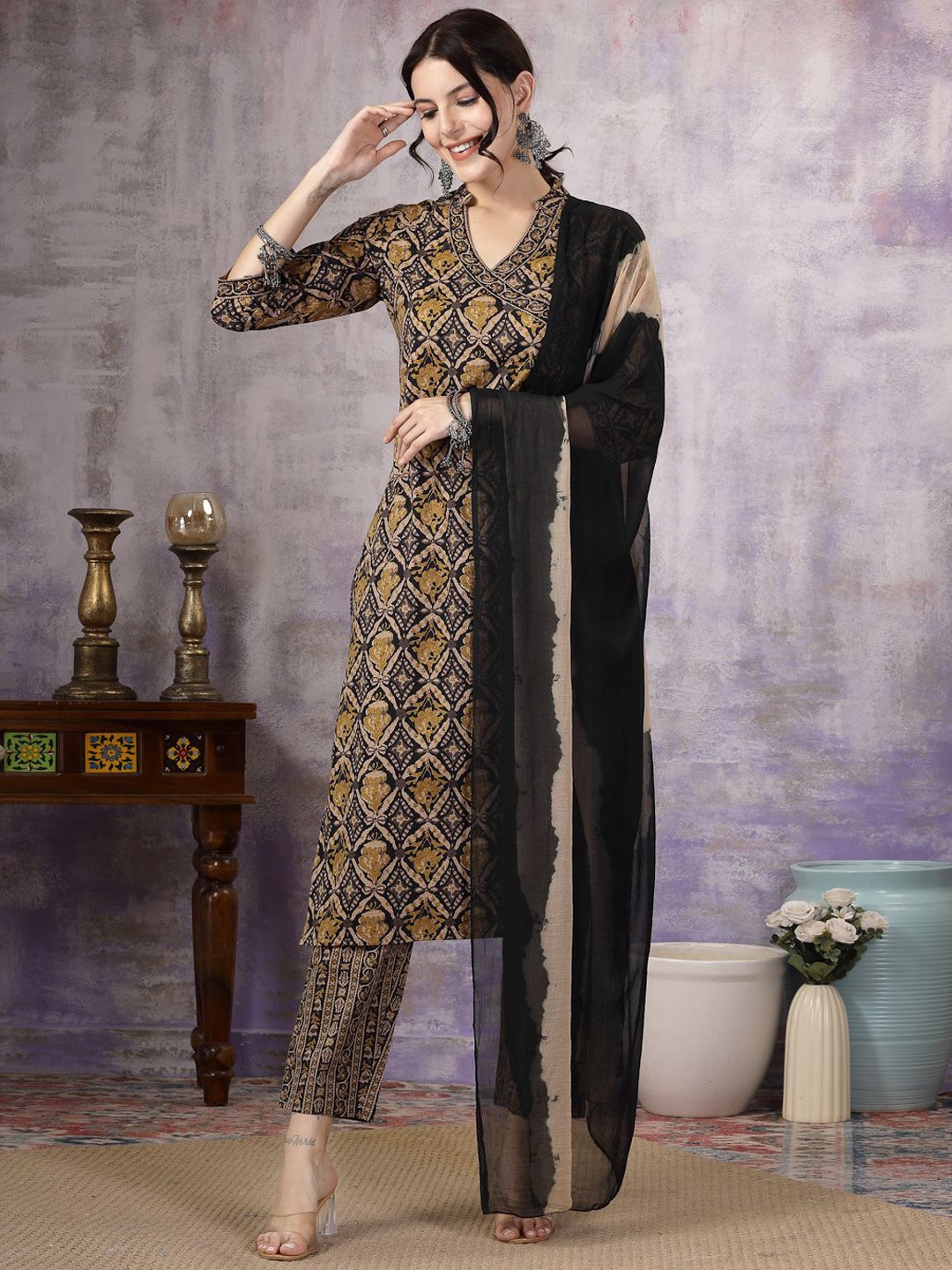 

Stylum Floral Printed V-Neck Angrakha Pure Cotton Straight Kurta With Trousers & Dupatta, Black