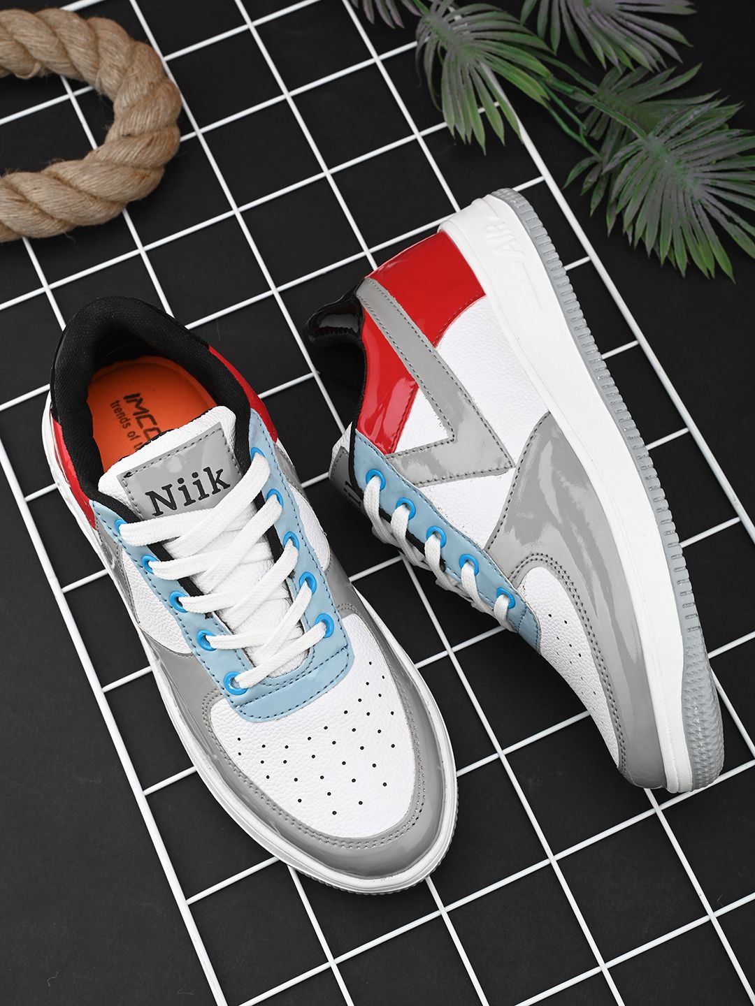 

IMCOLUS Men Colourblocked Synthetic Sneakers, White