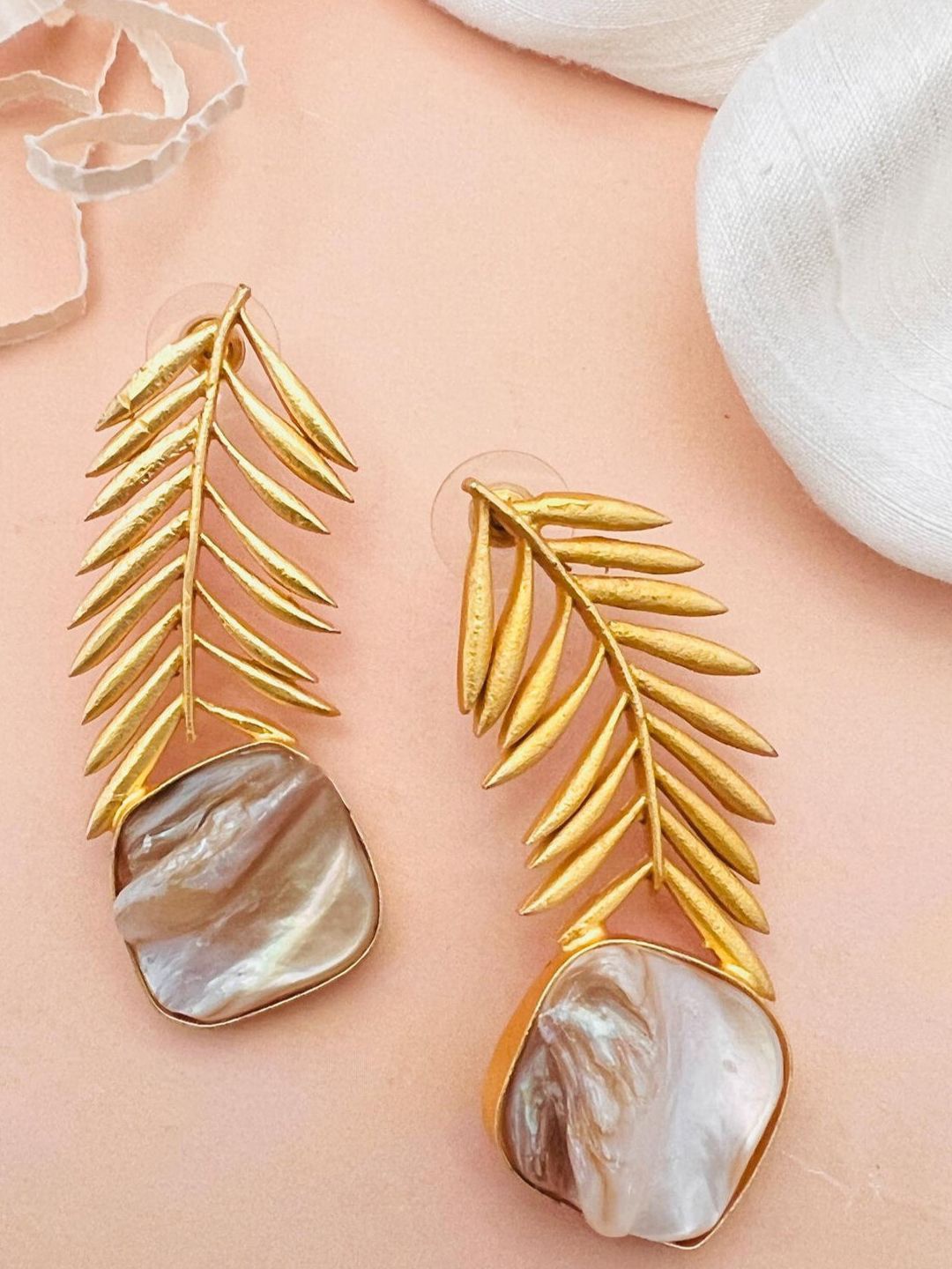 

Krelin Classic Studs Earrings, Gold