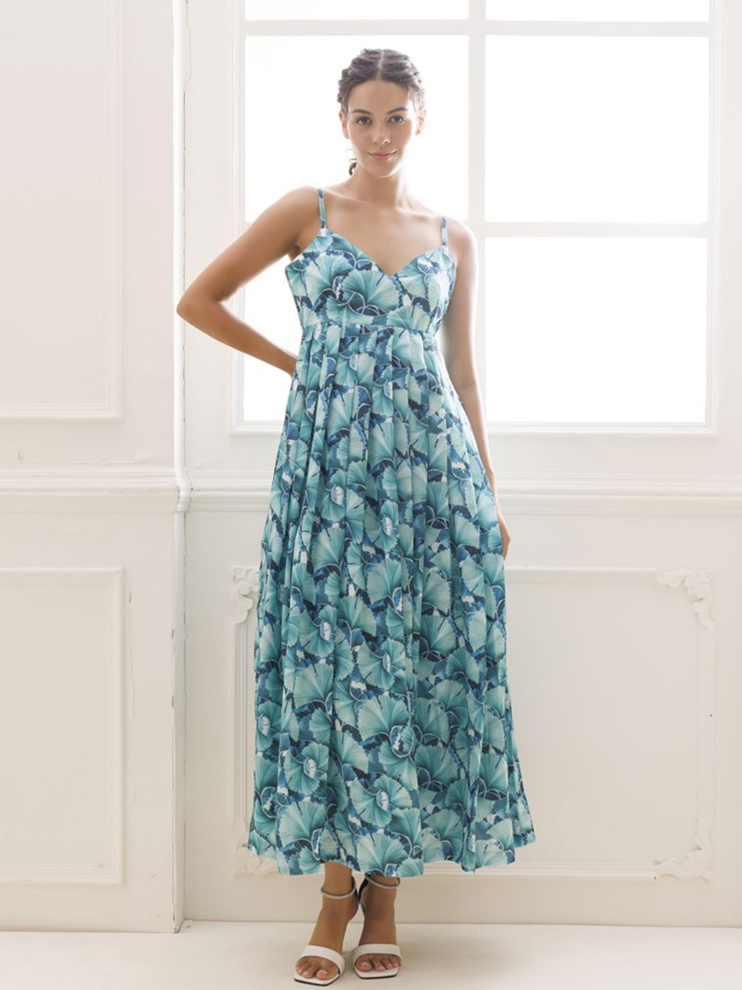 

Ragavi Floral Printed Sleeveless Maxi Dress, Green