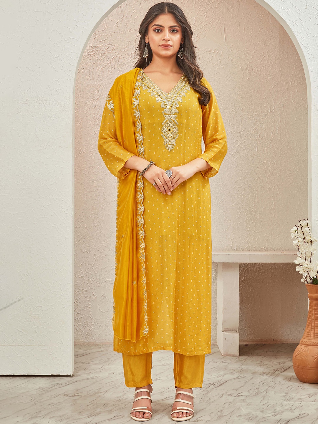 

TWINS LADY Bandhani Embroidered V-Neck Sequinned Straight Kurta With Trousers & Dupatta, Yellow