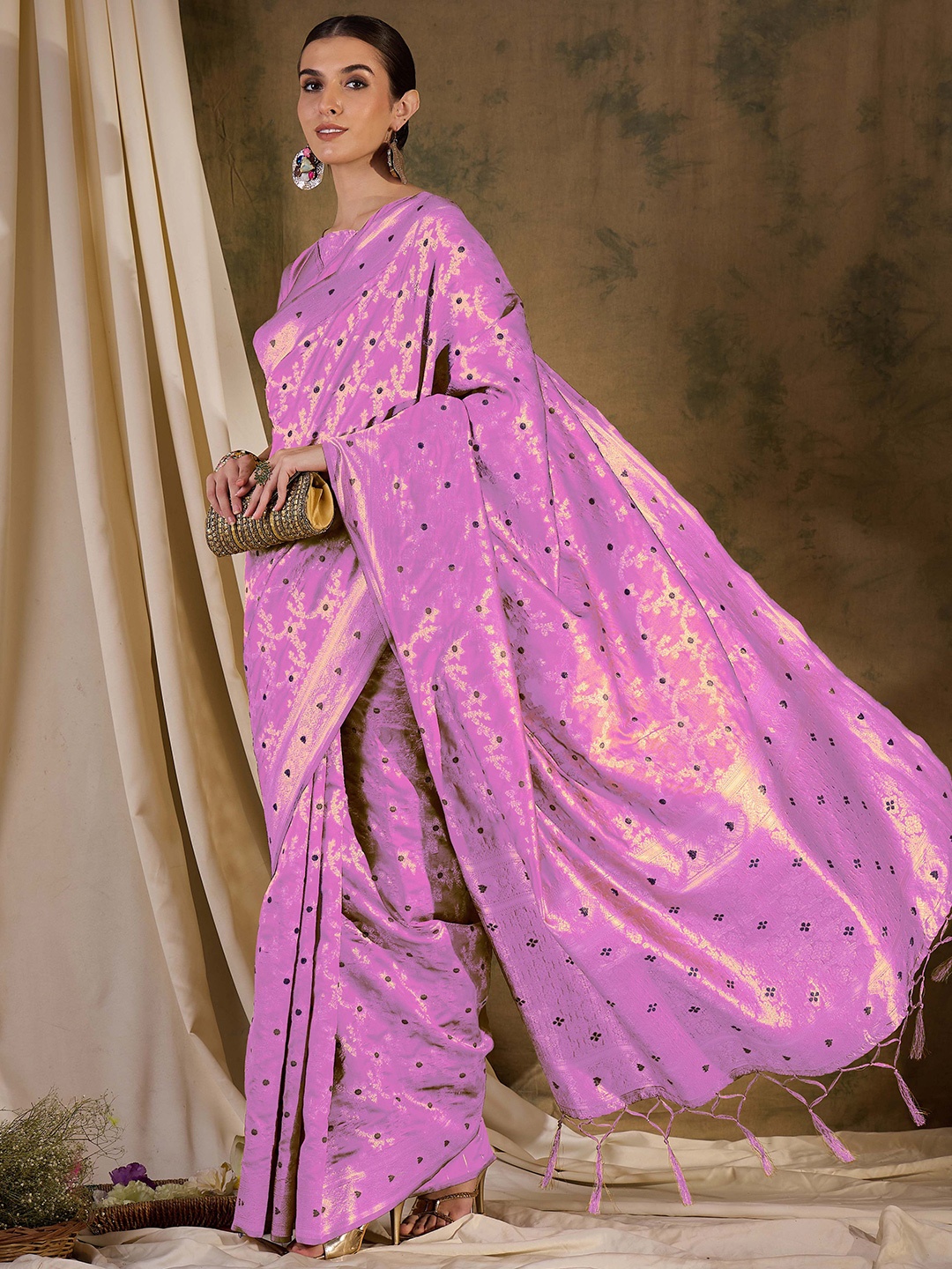 

SHADOW & SAINING Woven Design Zari Kanjeevaram Saree, Pink