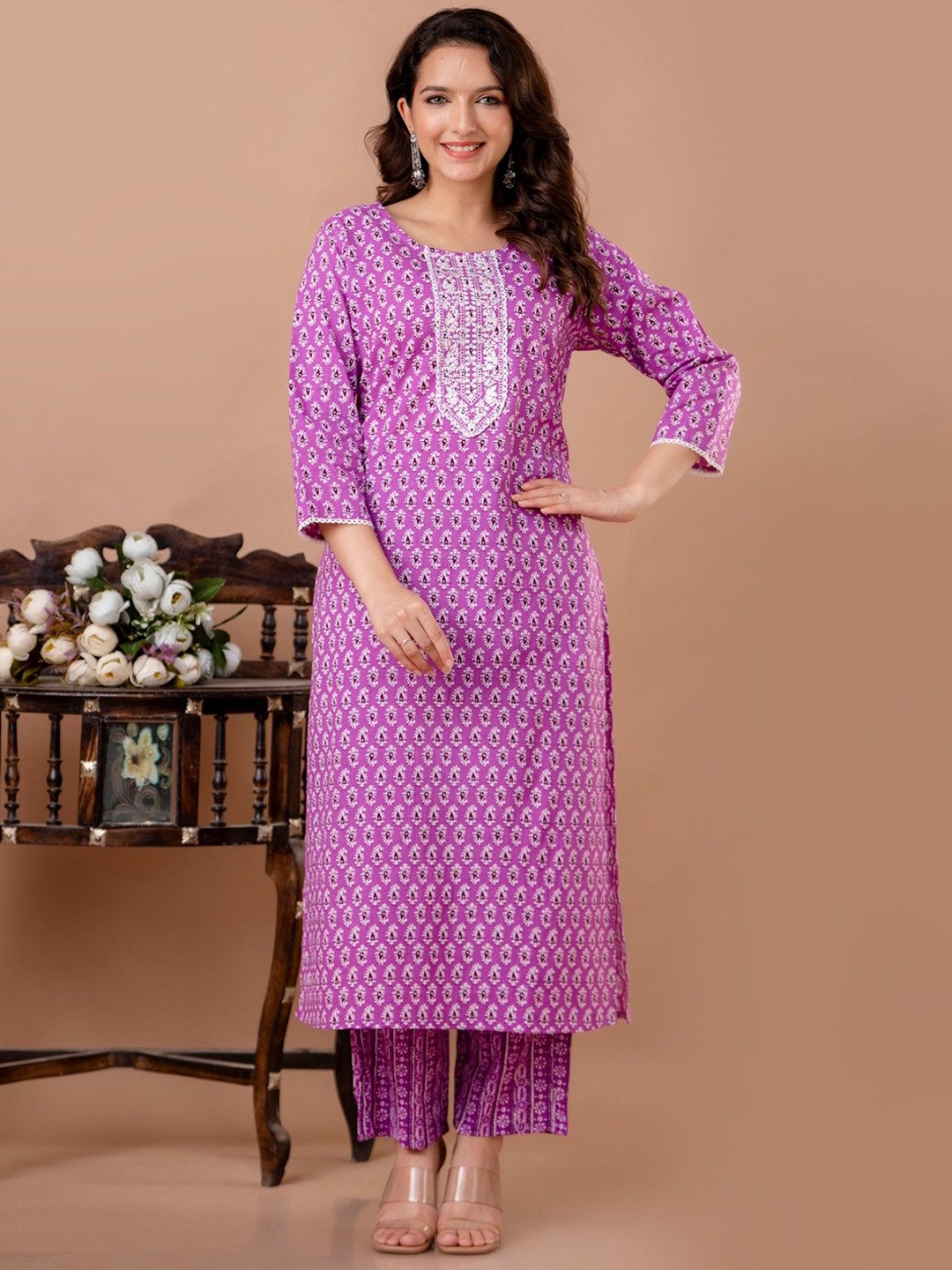 

Veshviti Ethnic Motifs Embroidered Thread Work Pure Cotton Straight Kurta With Trousers, Purple