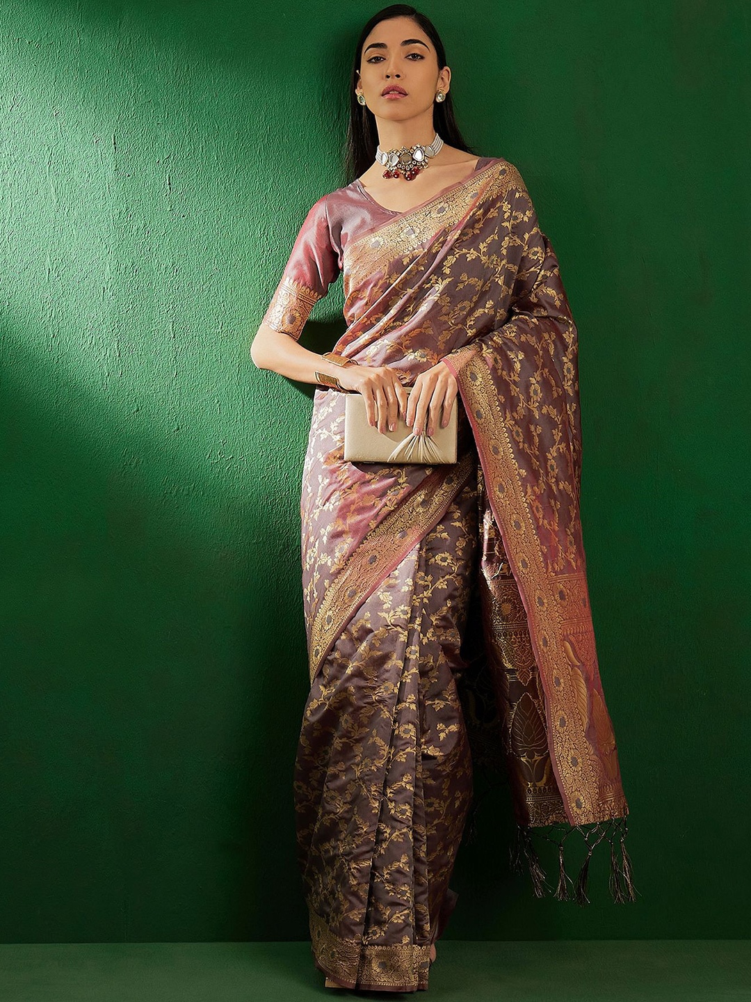 

SHADOW & SAINING Woven Design Zari Silk Blend Banarasi Saree, Mauve