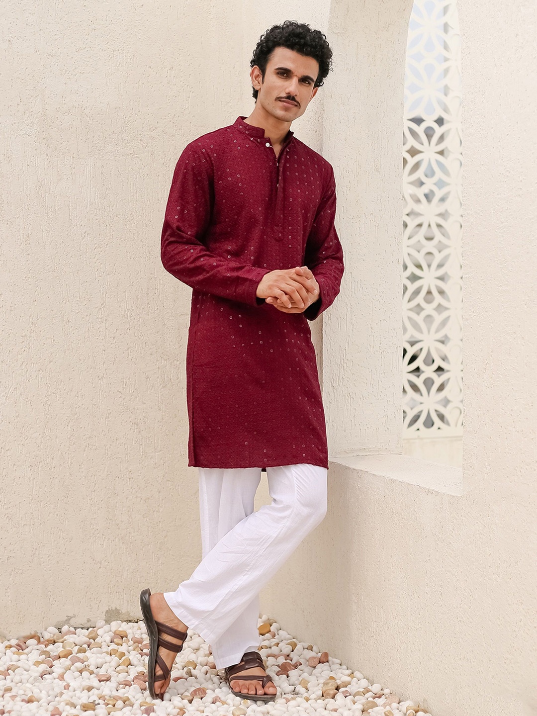 

HOUSE OF KARI Floral Embroidered Sequinned Mandarin Collar Straight Kurta, Maroon