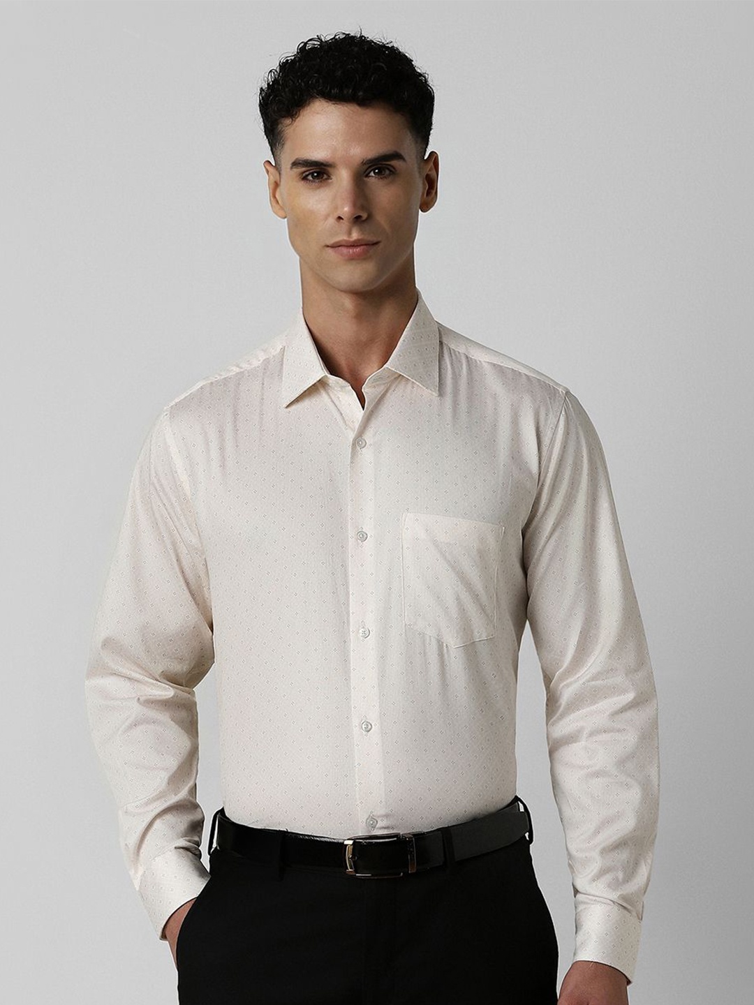 

Van Heusen Men Spread Collar Micro Ditsy Printed Cotton Casual Shirt, Beige