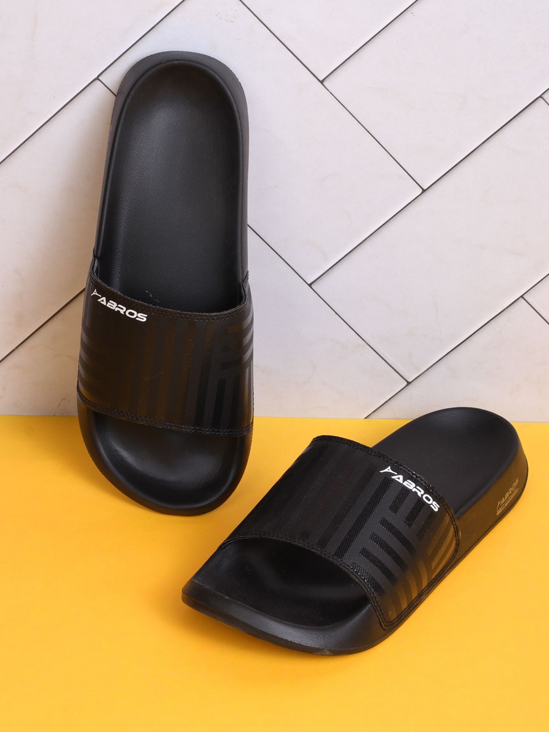 

ABROS Men Printed Sliders, Black