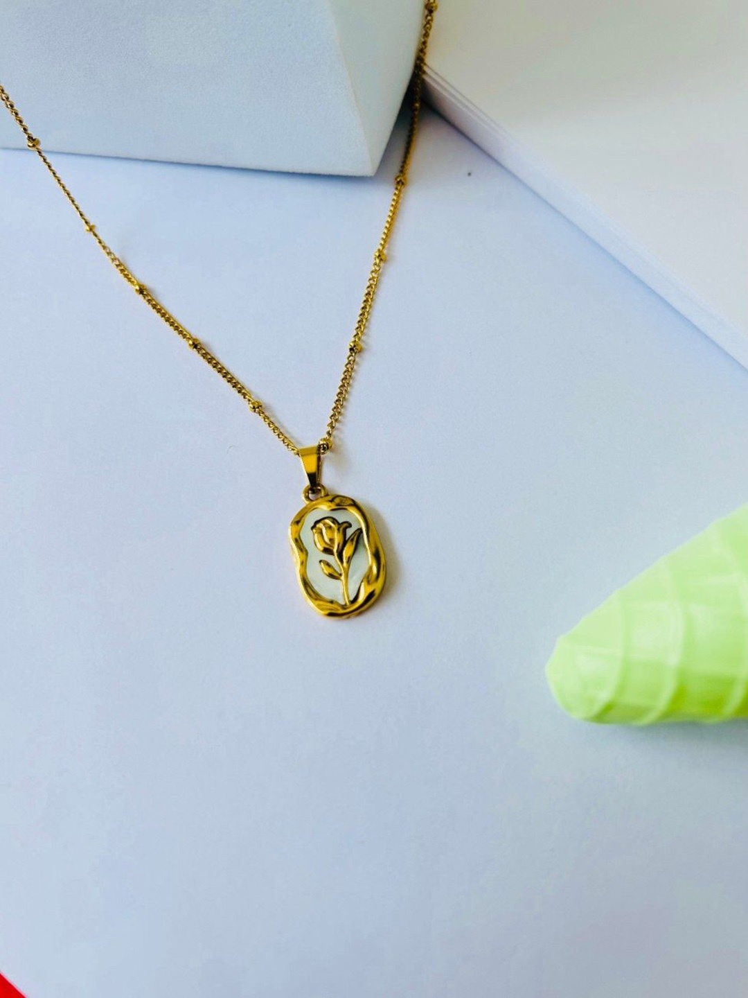 

AMADA JEWELS Floral Shaped Pendants with Chains, Gold