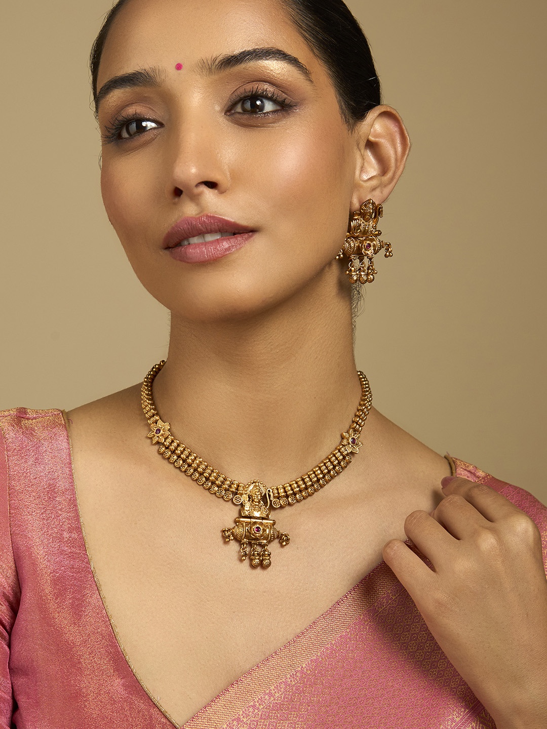 

Kushal's Fashion Jewellery Gold-Plated Stone-Studded Jewellery Set