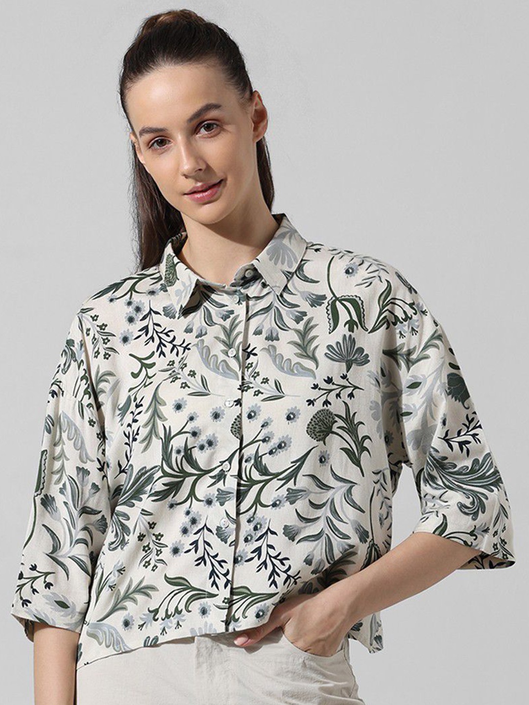 

Siya Fashion Women Spread Collar Floral Printed Linen Oversized Casual Shirt, White