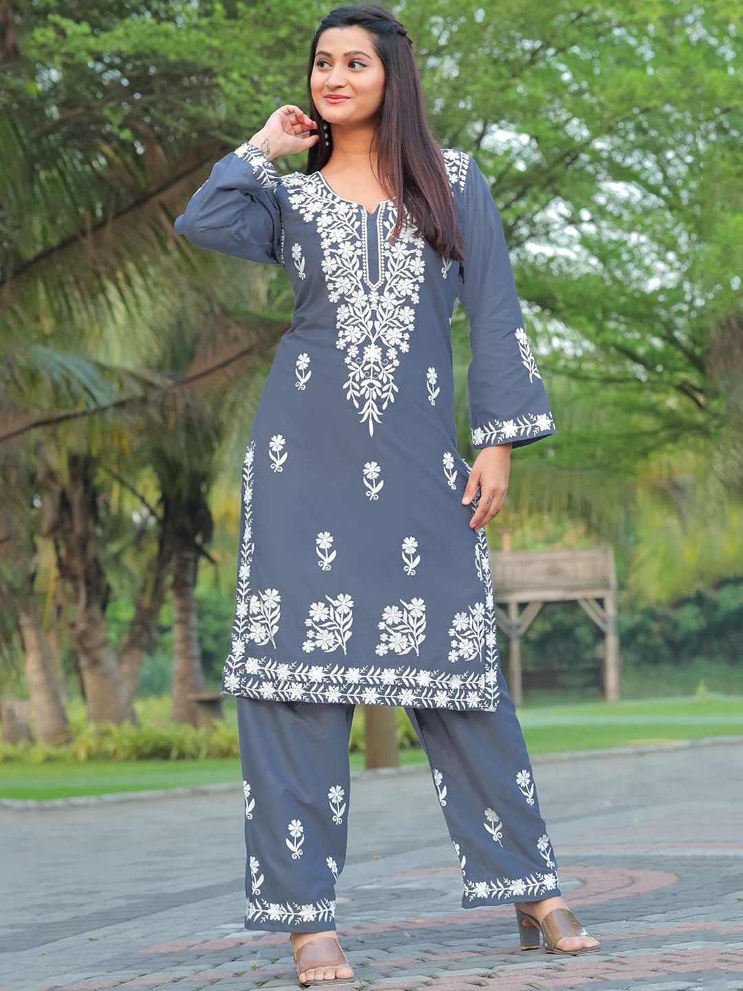 

MISS VERVE Women Floral Embroidered Regular Chikankari Kurta with Palazzos, Grey