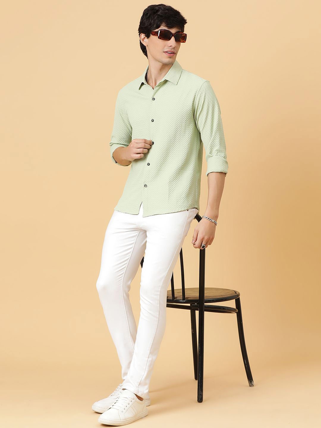 

Kotty Men Relaxed Spread Collar Solid Casual Shirt, Green