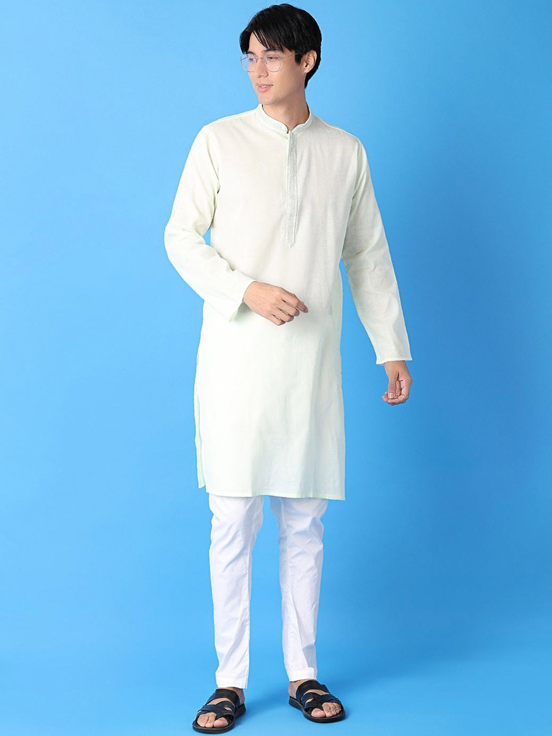 

V-Mart Mandarin Collar Thread Work Straight Kurta, Green