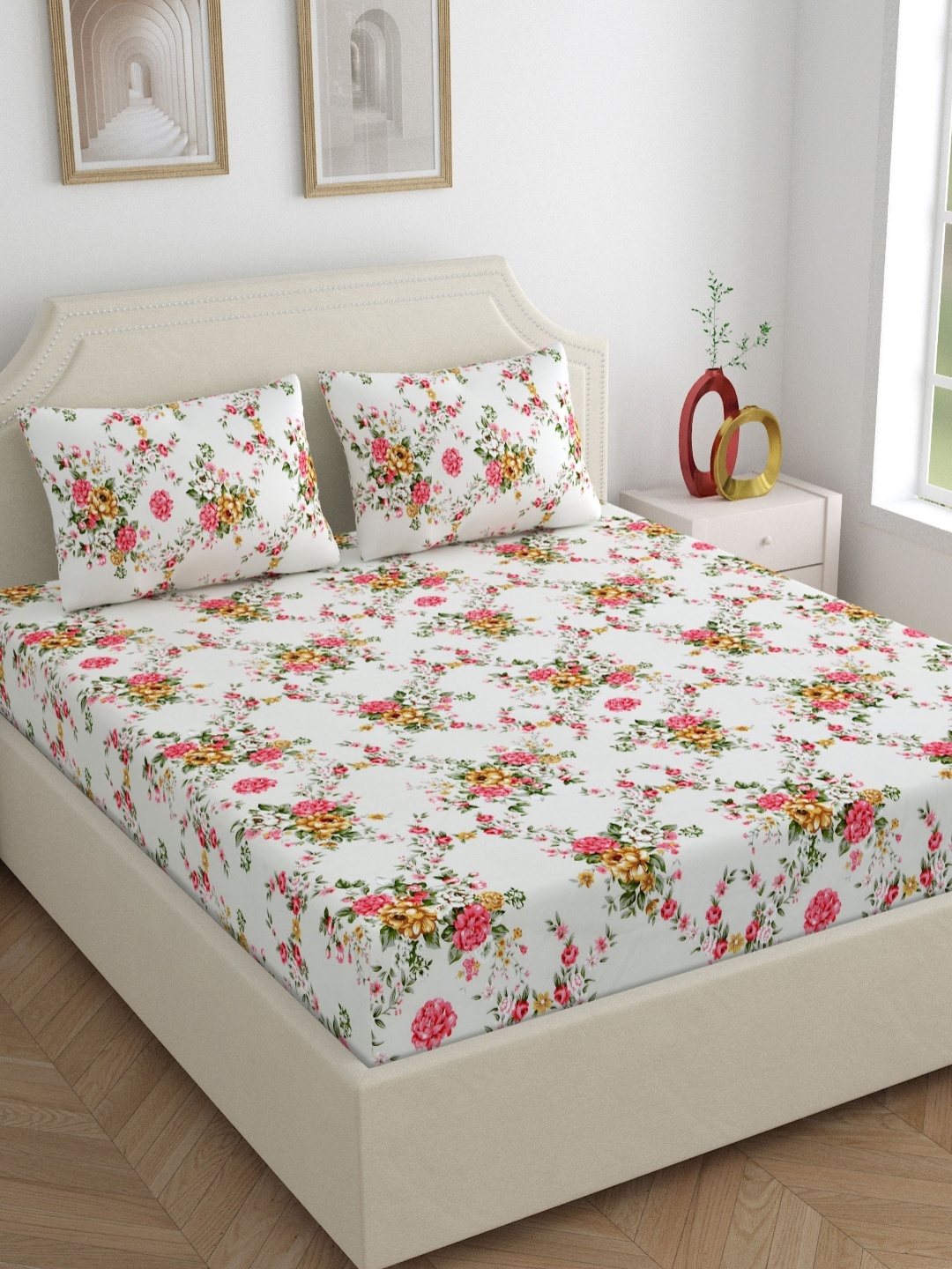 

Dreamscape Pink & Red Floral 140 TC Queen Bedsheet with 2 Pillow Covers
