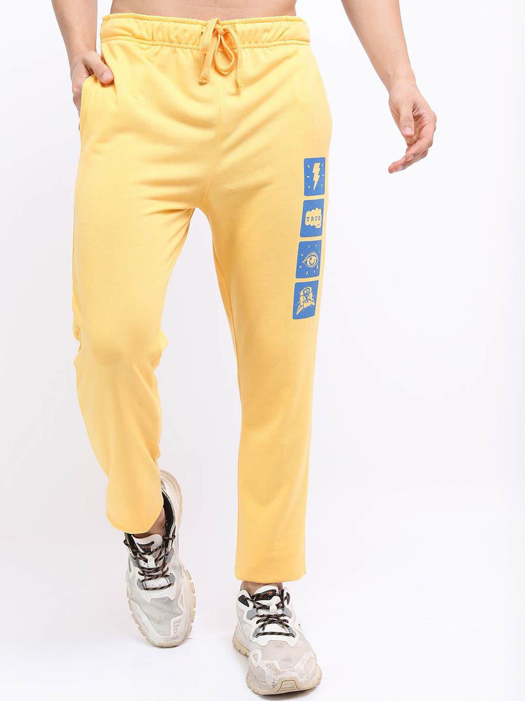 

HIGHLANDER Men Printed Mid-Rise Track Pant, Yellow