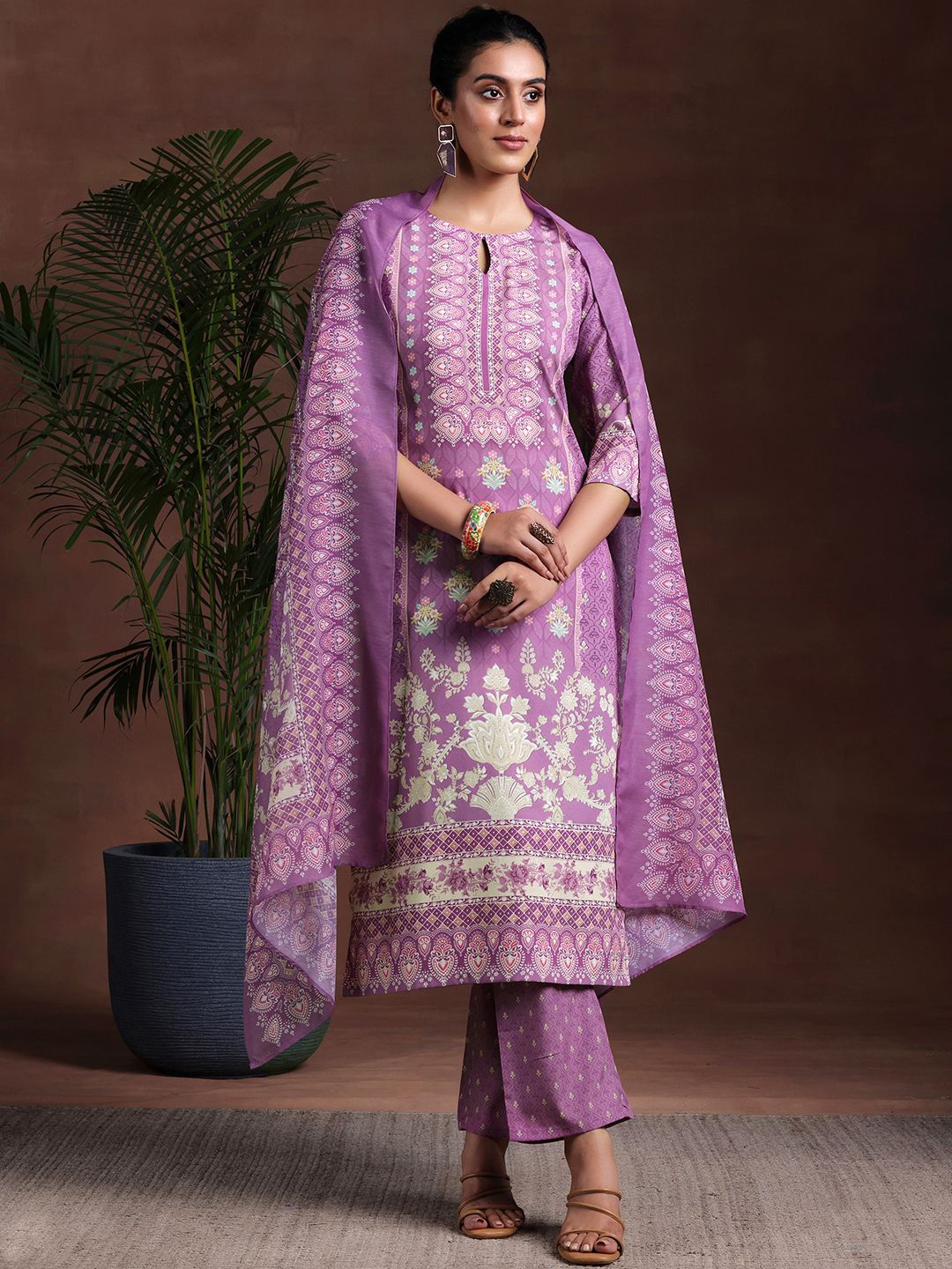 

Libas Ethnic Motifs Printed Keyhole Neck Straight Kurta With Trousers & Dupatta, Purple