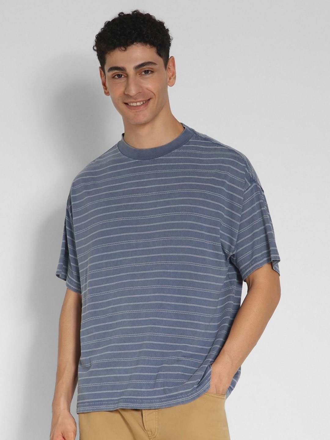 

AMERICAN EAGLE OUTFITTERS Men Striped Pockets T-shirt, Blue