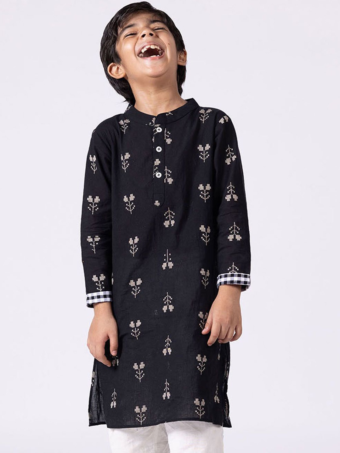 

Somersault Boys Ethnic Motifs Woven Design Mandarin Collar Pure Cotton Kurta, Black