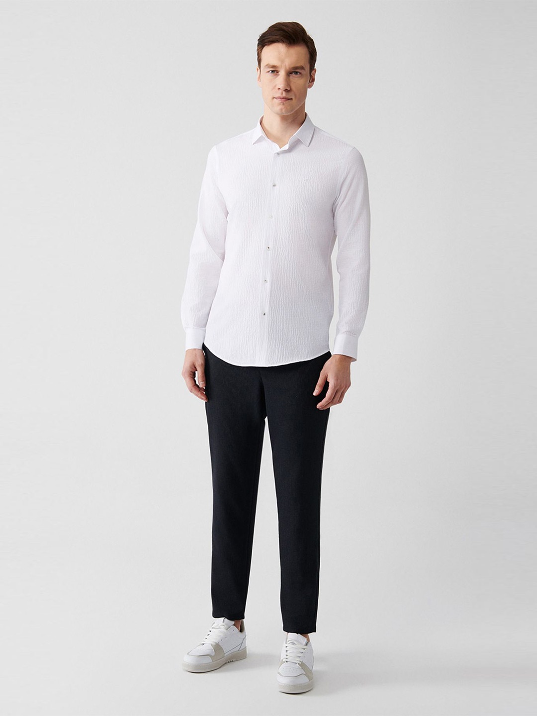 

AVVA Men Spread Collar Solid Cotton Casual Shirt, White
