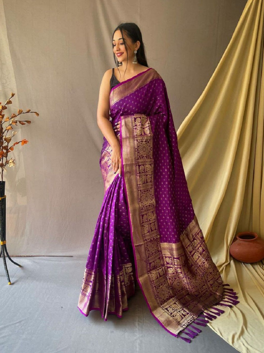 

SHOBHA SAREES Woven Design Zari Pure Silk Kanjeevaram Saree, Purple