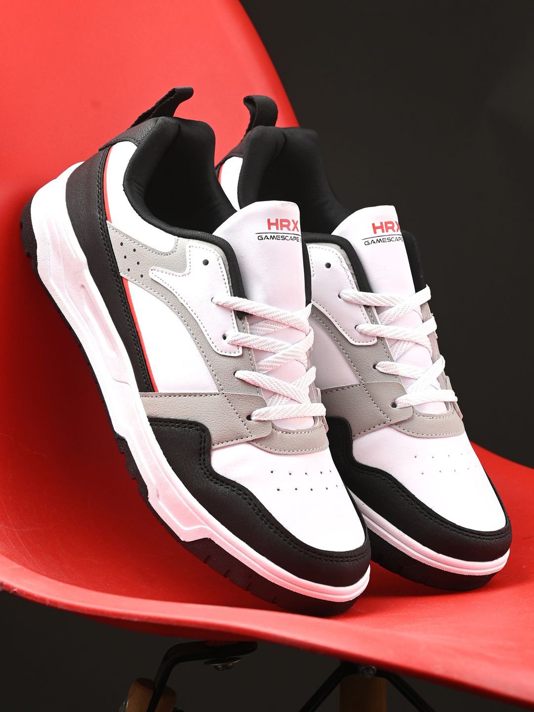 

HRX by Hrithik Roshan Men Club Culture Colourblocked Sneakers, White