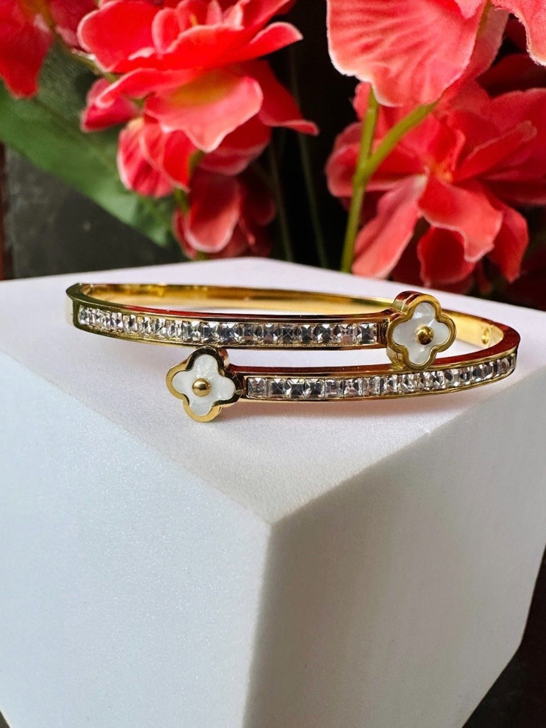 

AMADA JEWELS Stones Studded Clover Kada Bracelet, Gold