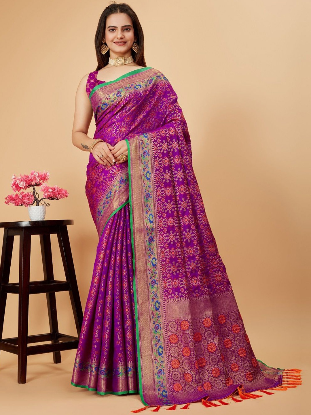 

LEOSAGI Embellished Zari Pure Silk Patola Saree, Purple