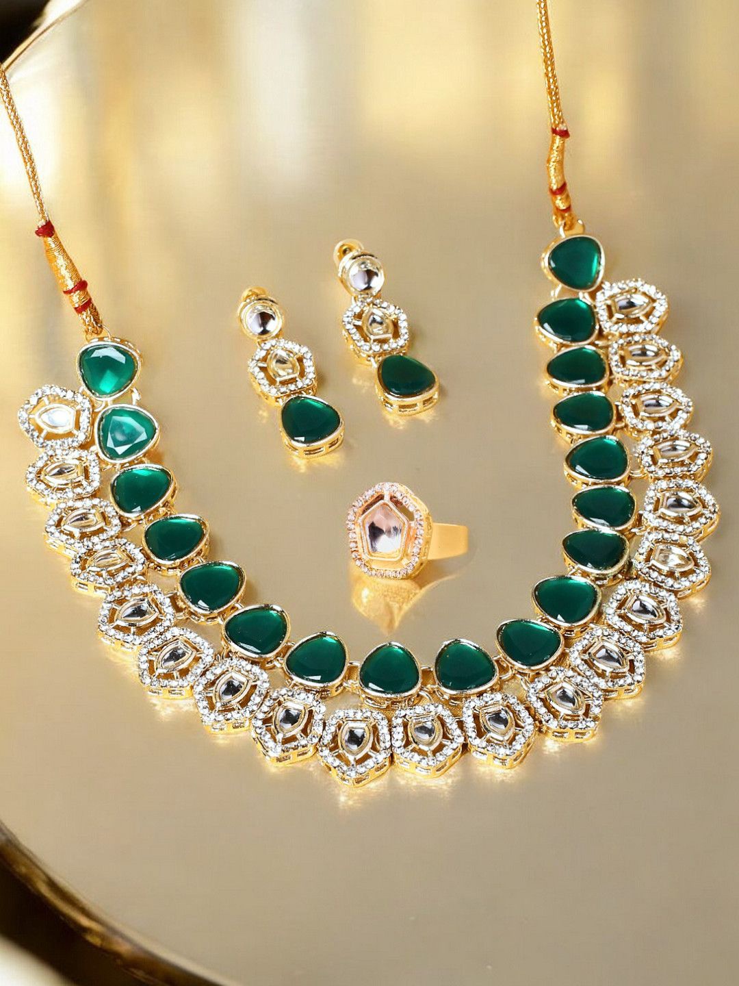 

OOMPH Kundan Studded Jewellery Set, Green