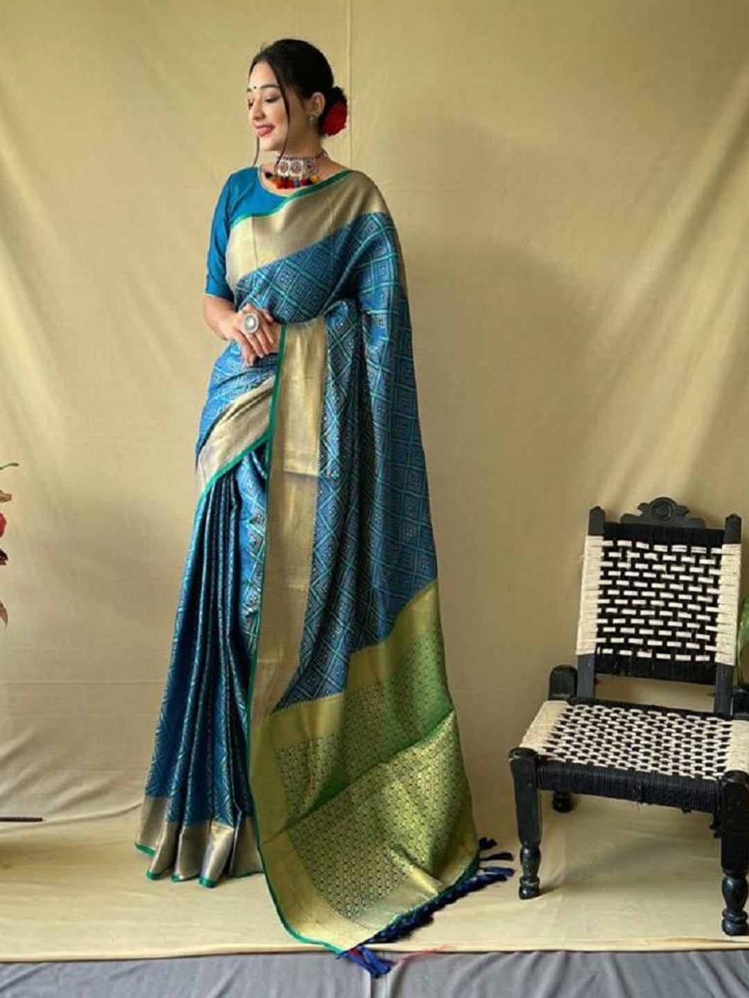 

SHOBHA SAREES Woven Design Zari Pure Silk Bandhani Saree, Teal