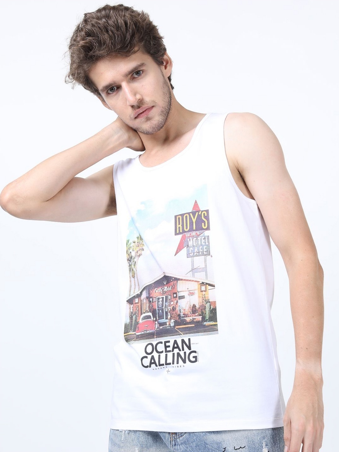 

HIGHLANDER Men Printed Applique Slim Fit T-shirt, White