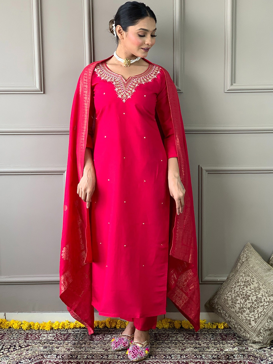 

JAPNAAM Women Embroidered Regular Sequinned Chanderi Silk Kurta with Trousers & With Dupatta, Red
