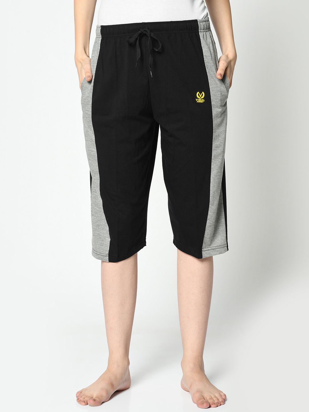 

VIMAL JONNEY Women Colourblocked Capris, Black