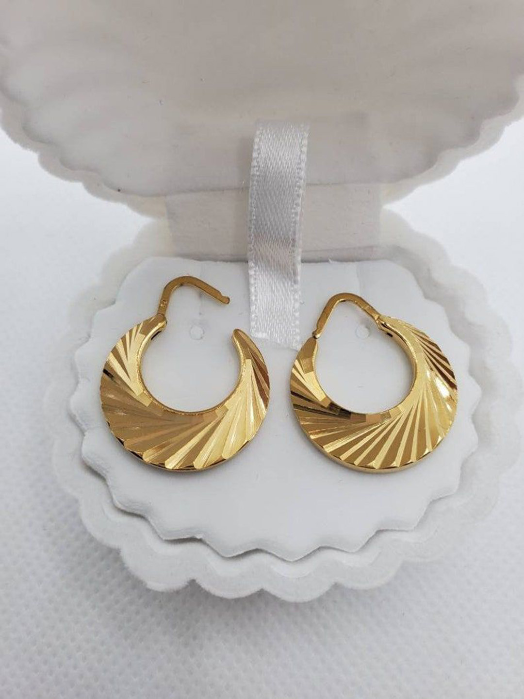 

Krelin Circular Studs Earrings, Gold