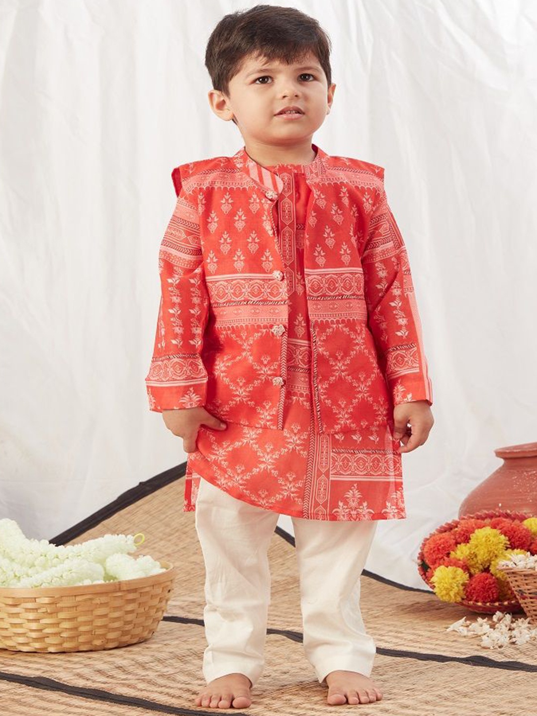 

Vivedkids Boys Floral Printed Pure Cotton Straight Kurta With Pyjamas & Jacket, Red