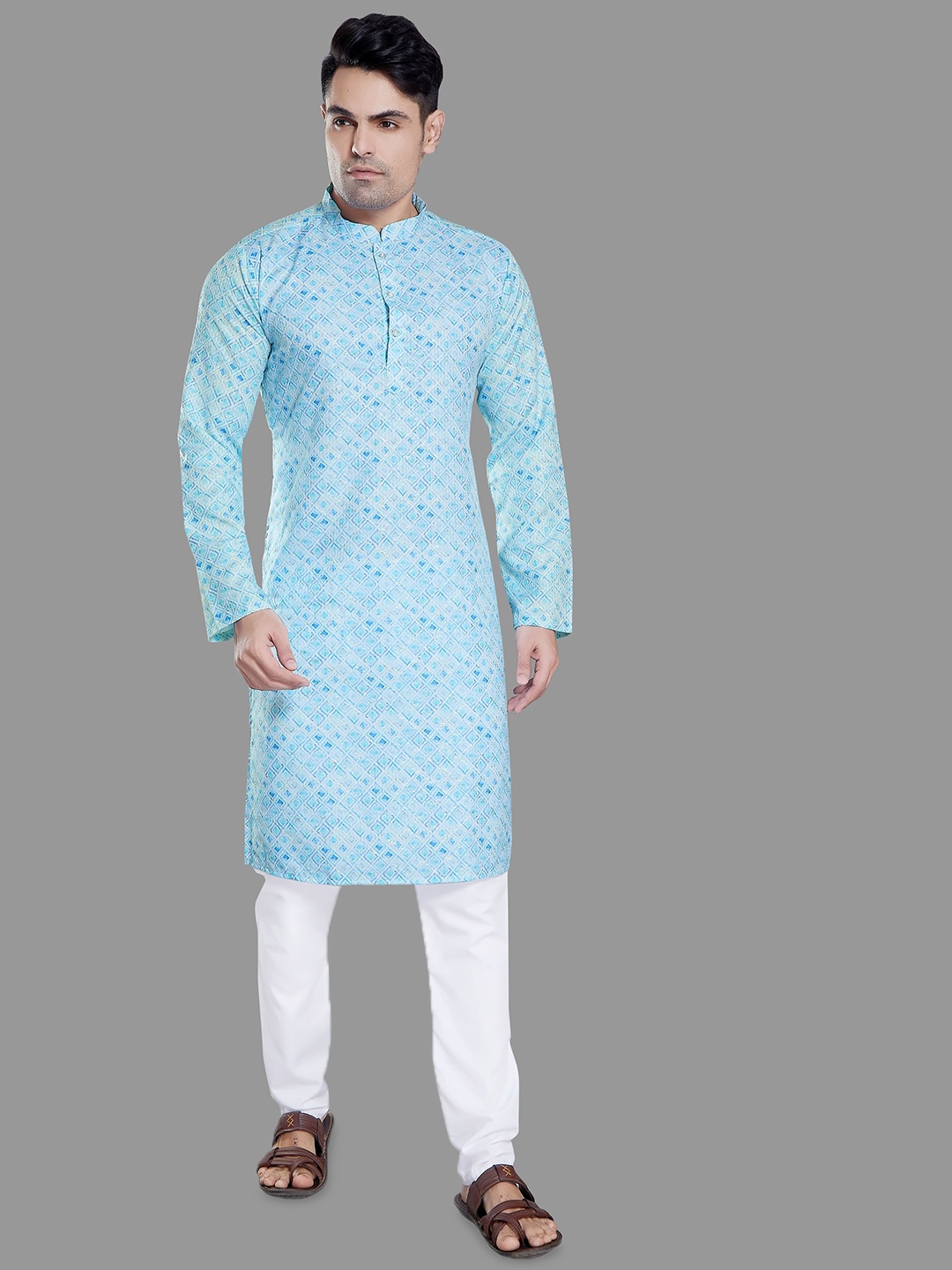 

DIVISIVE Ethnic Motifs Embroidered Mandarin Collar Sequinned Straight Kurta, Blue