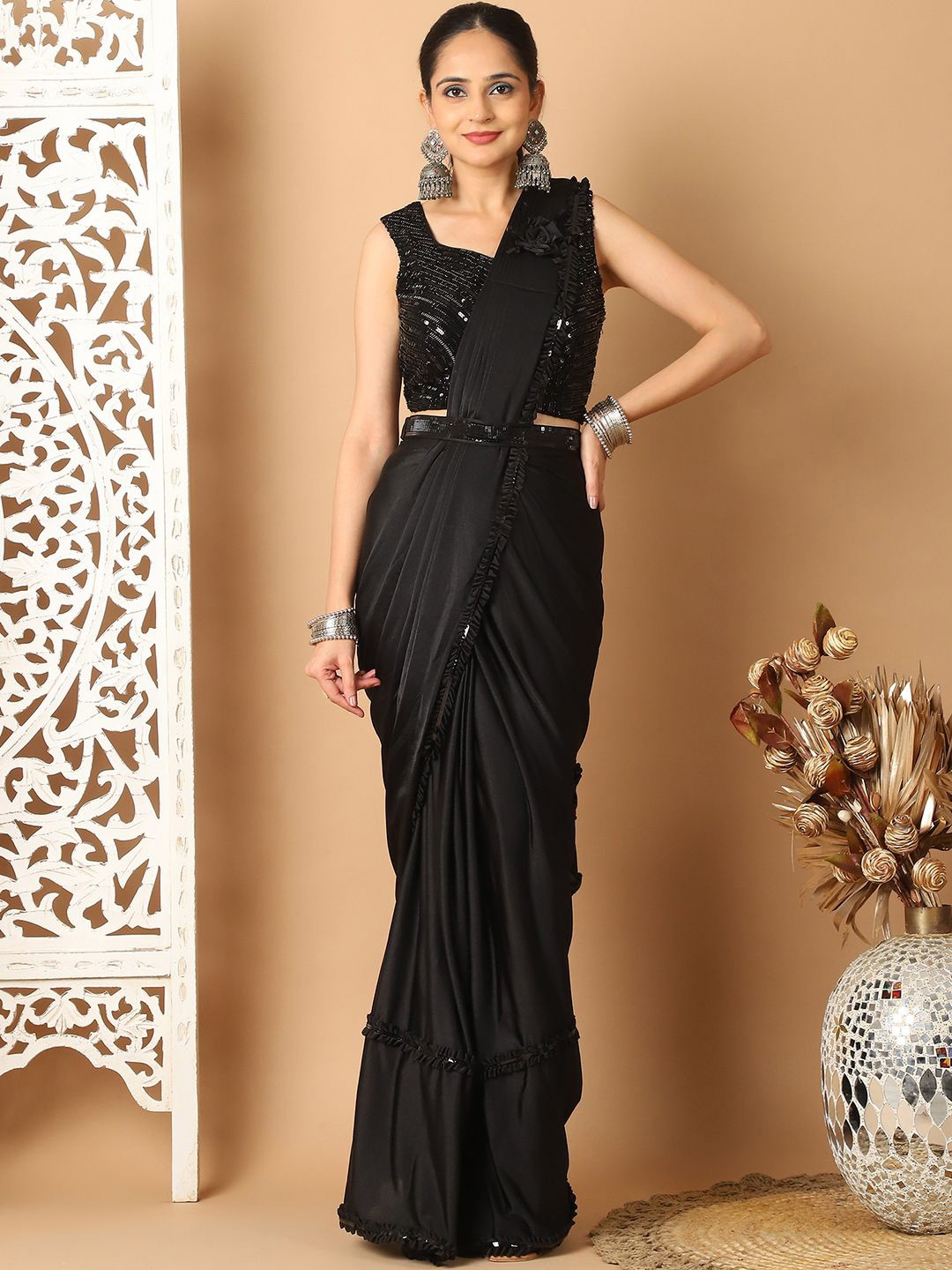 

Grancy Solid Sequinned Ready to Wear Saree, Black