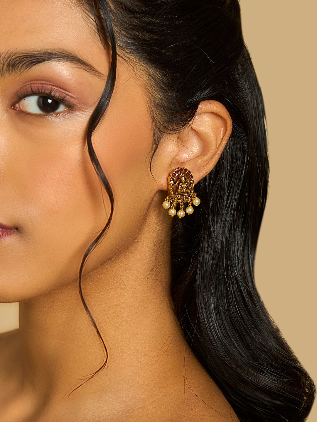 

Kushal's Fashion Jewellery Gold-Plated Stone-Studded & Beaded Drop Earrings