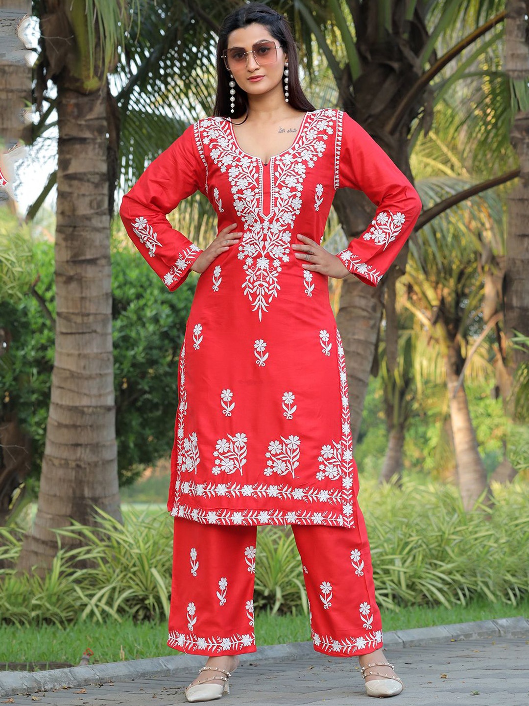 

MISS VERVE Women Floral Embroidered Regular Chikankari Kurta with Palazzos, Red