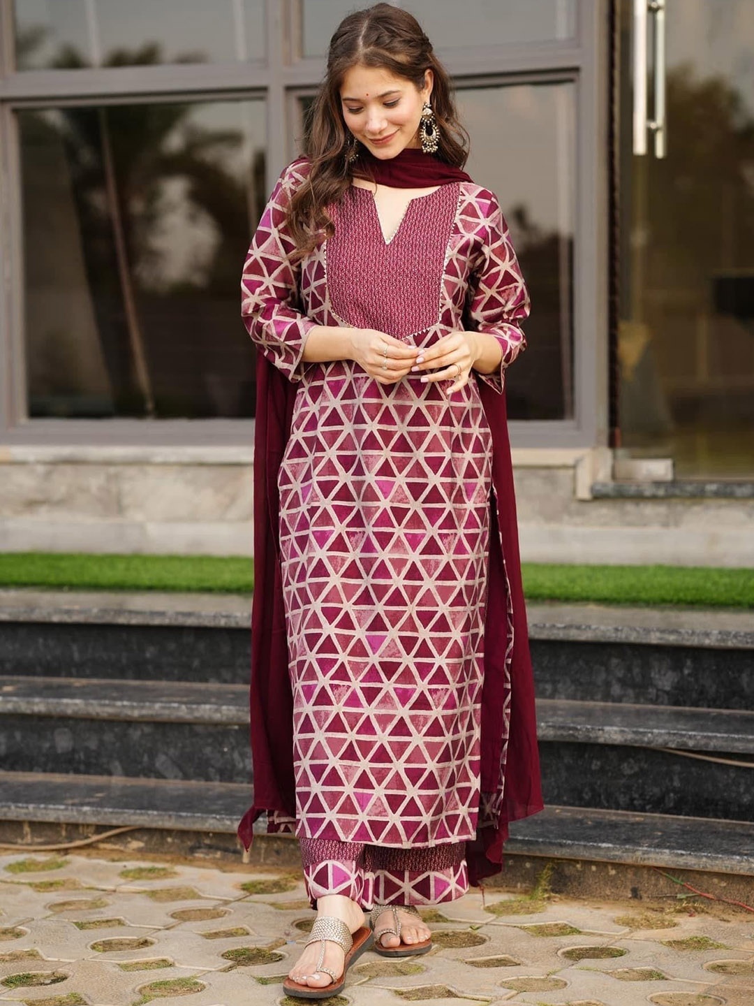 

GoSriKi Printed Straight Kurta with Trousers & Dupatta, Maroon