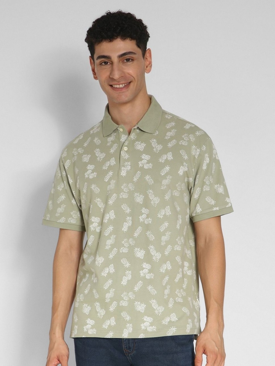 

AMERICAN EAGLE OUTFITTERS Men Floral Printed Polo Collar Tropical Pockets T-shirt, Olive