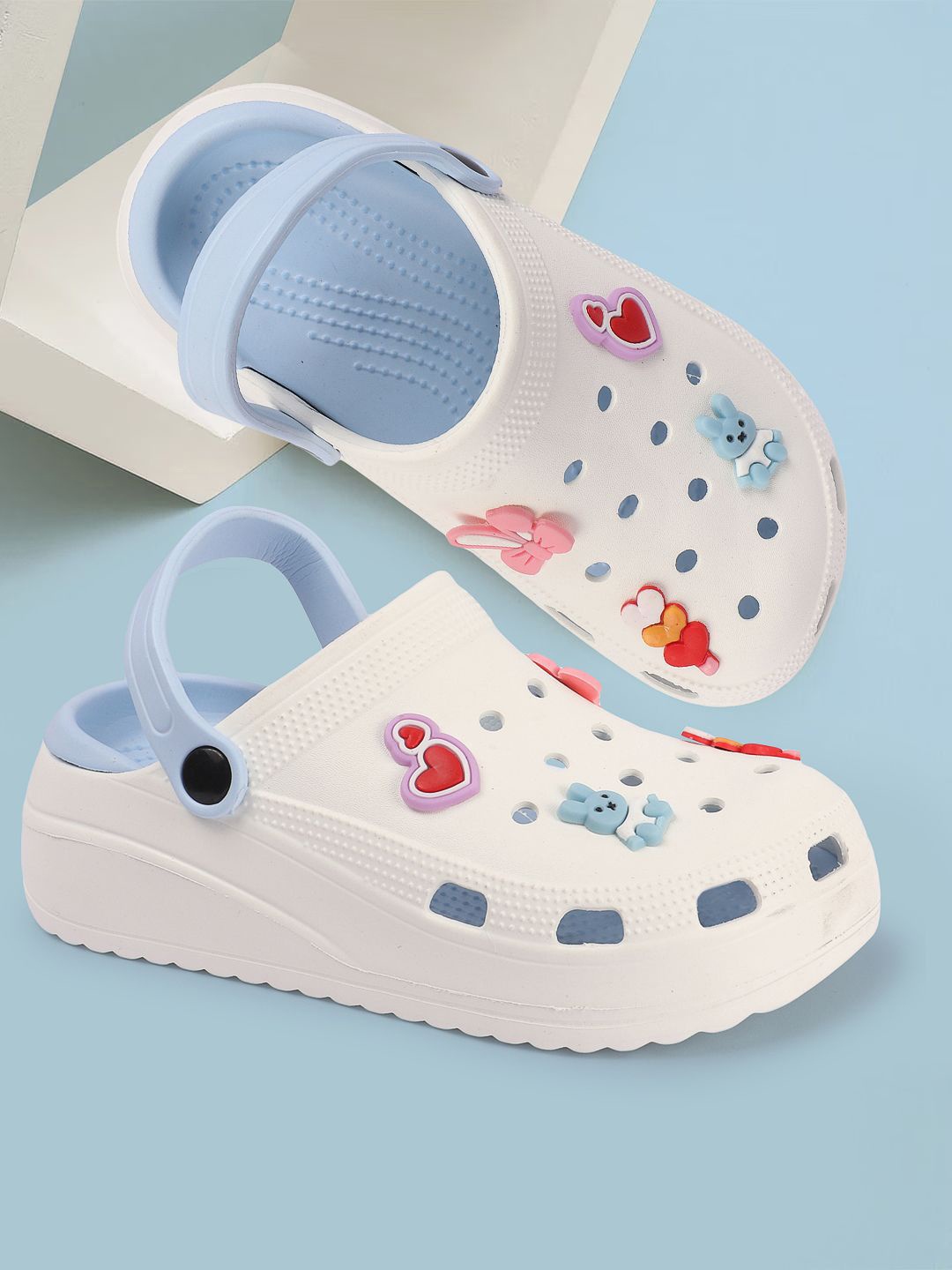 

JUMPLITE Women Rubber Clogs, Blue