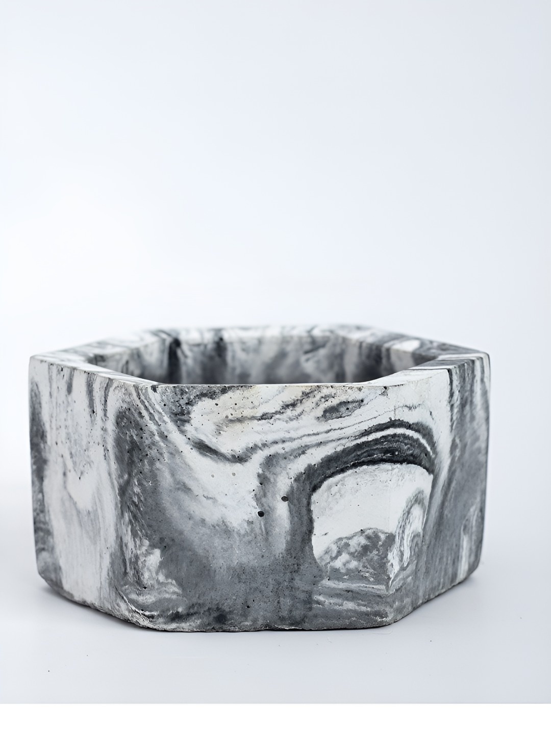 

Greyt White & Grey Marble Hexagonal Ash Tray Bowl