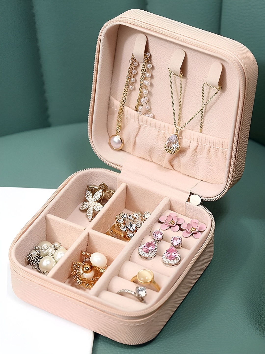 

Estele Pink Set of 1 Regular Jewellery Organiser Organisers