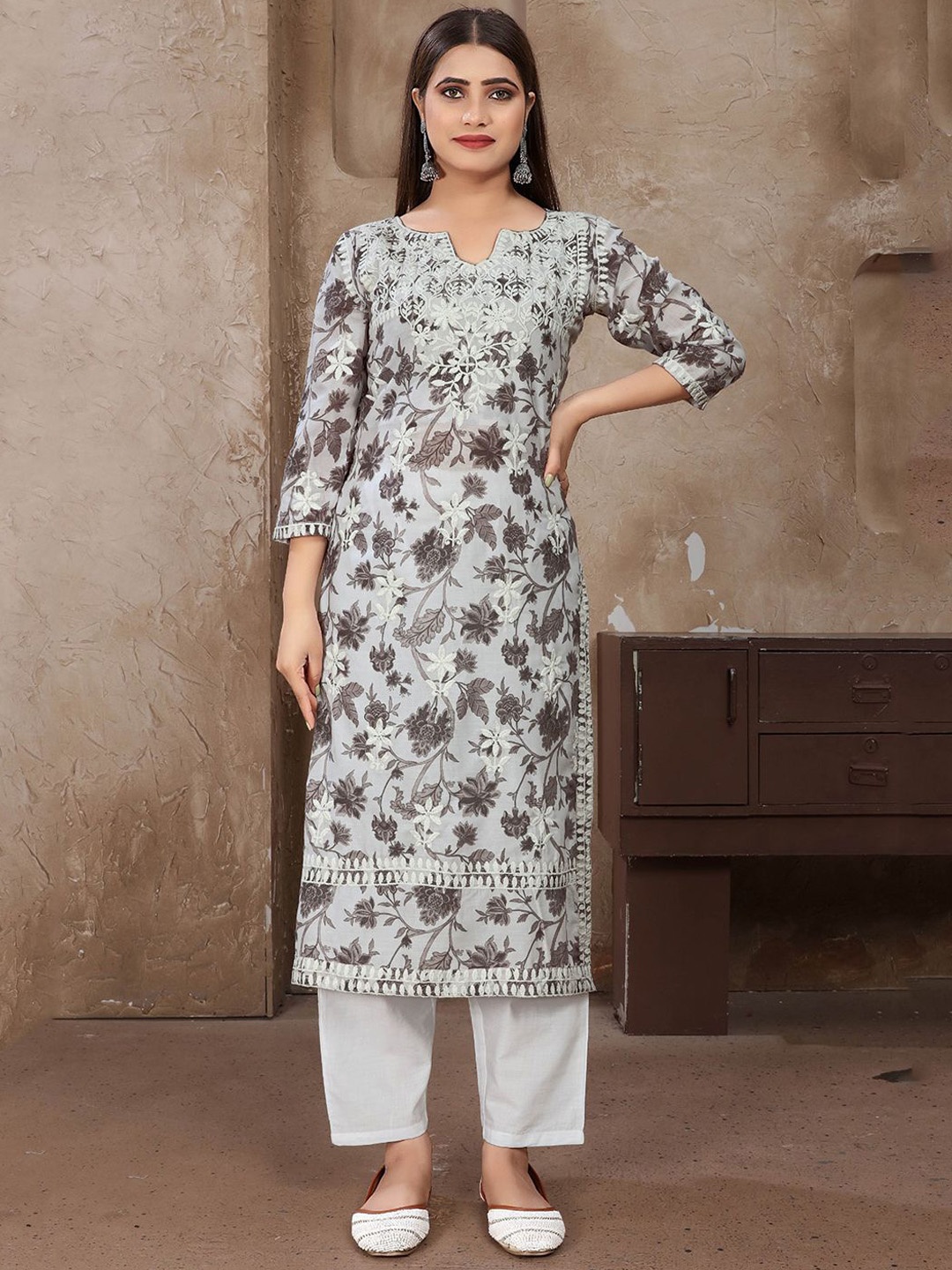 

MISS VERVE Women Floral Embroidered Regular Chikankari Pure Cotton Kurta with Trousers, Grey