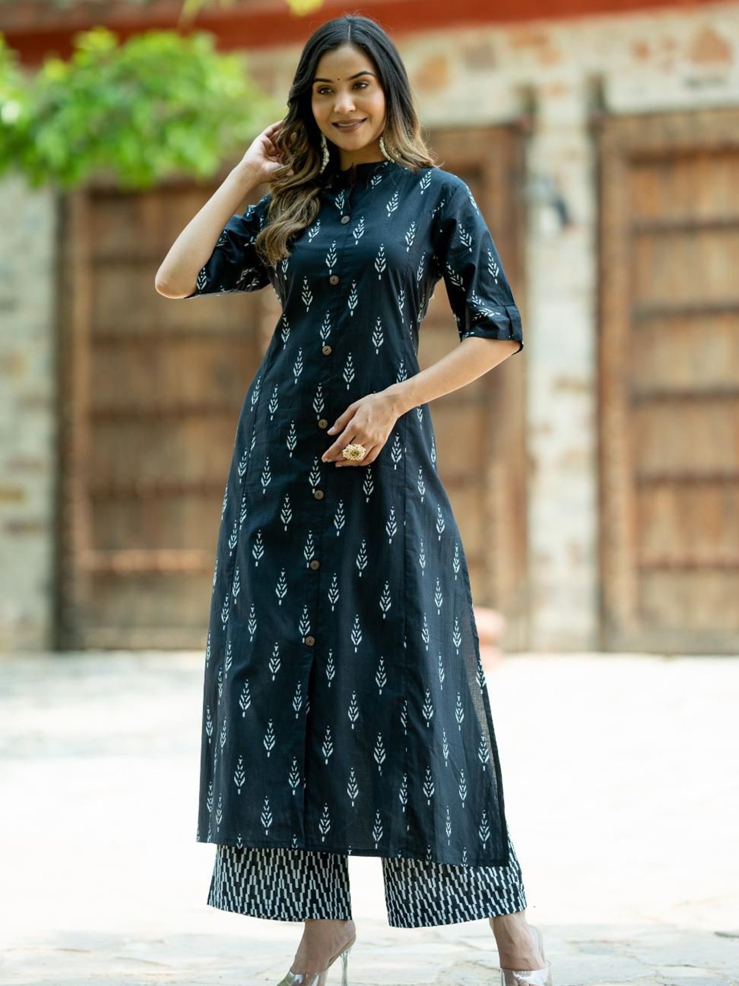 

KALINI Floral Printed Pure Cotton Kurta with Palazzos, Black