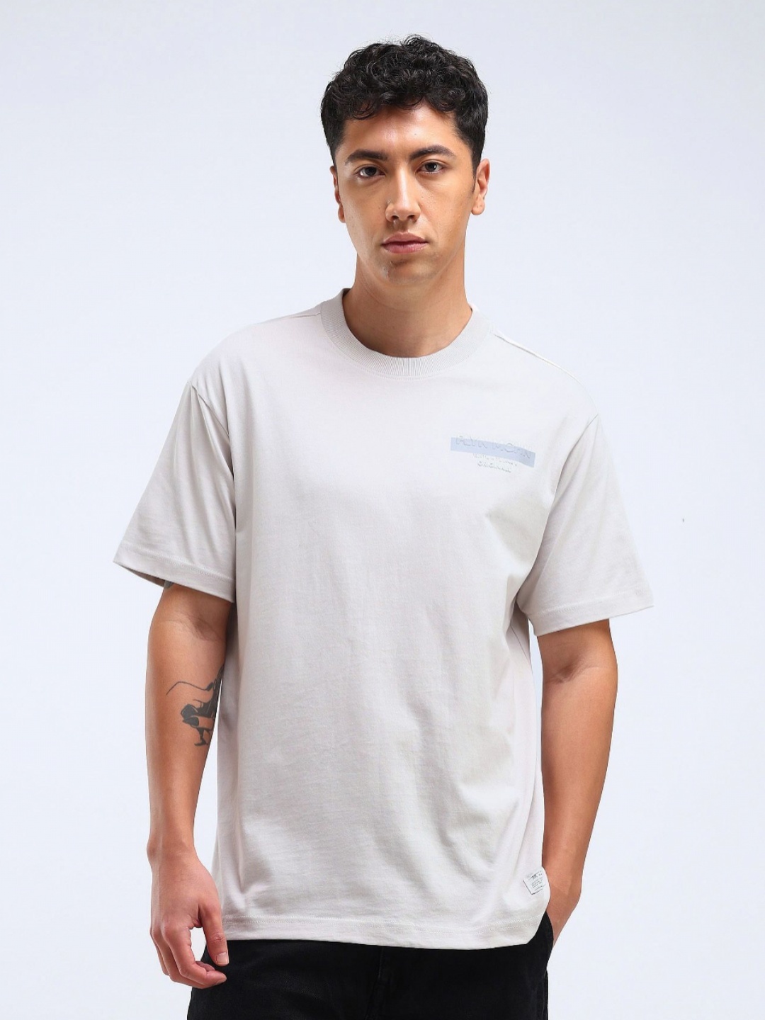 

Flying Machine Men Colourblocked Pockets T-shirt, Grey