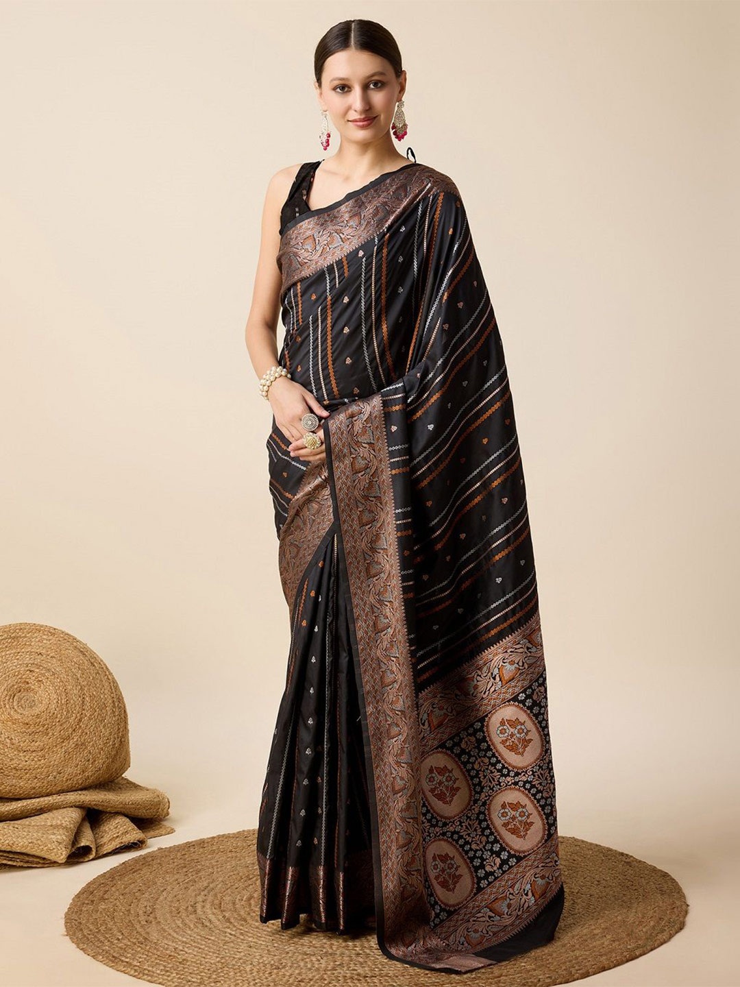 

LEOSAGI Woven Design Zari Pure Silk Kanjeevaram Saree, Black