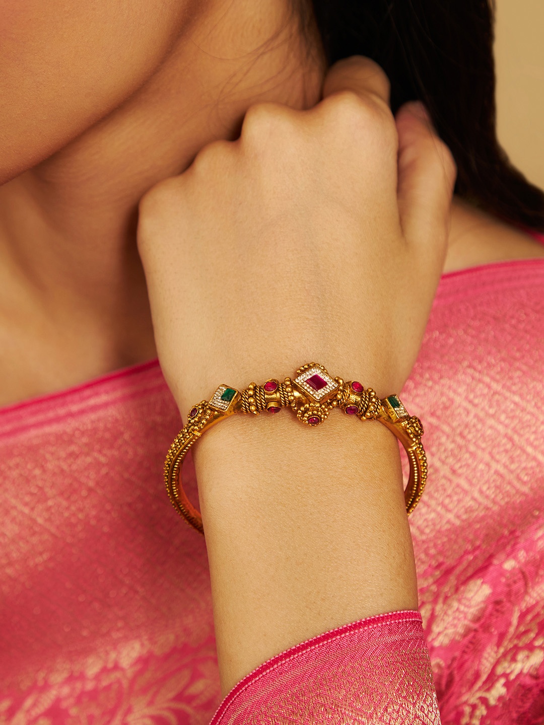 

Kushal's Fashion Jewellery Artificial Stones Gold Plated Kada Bracelet