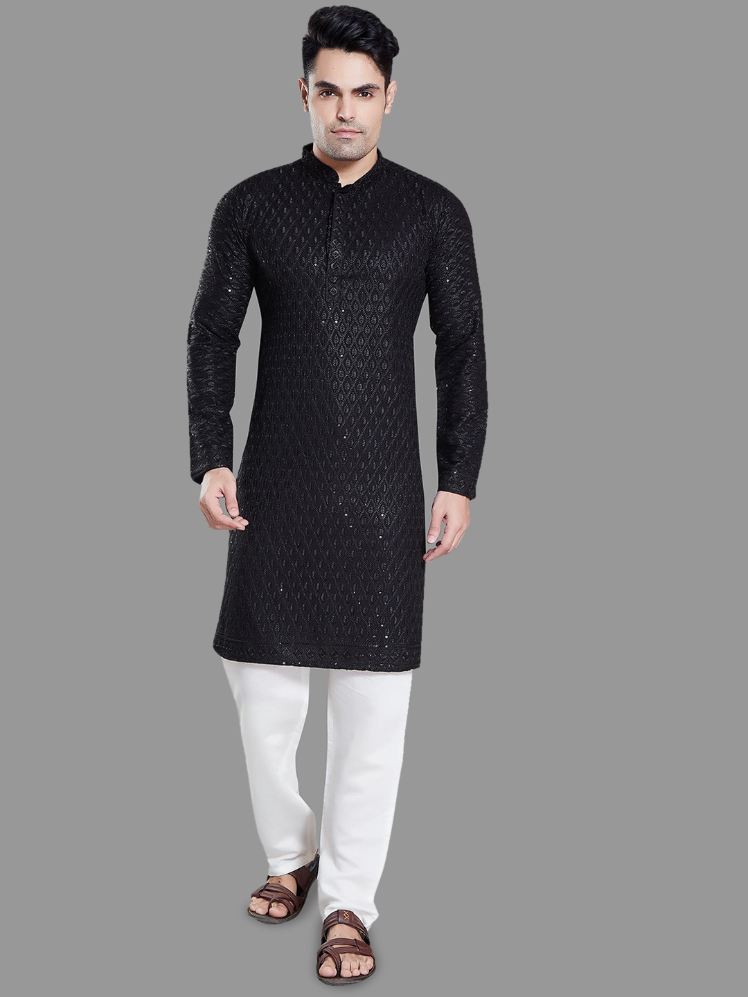 

DIVISIVE Ethnic Motifs Embroidered Mandarin Collar Sequinned Straight Kurta, Black