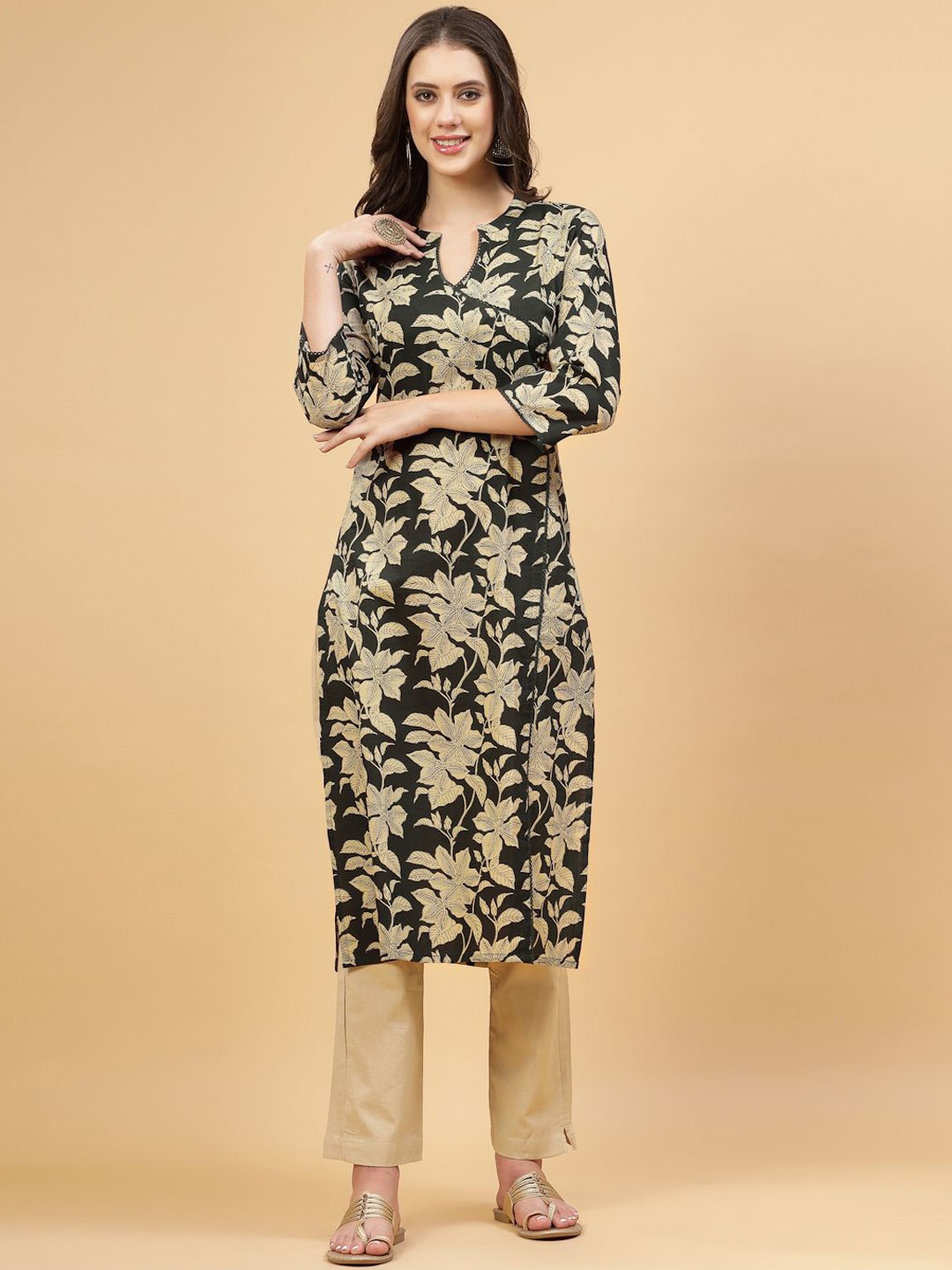 

Pistaa Floral Printed Band Collar Pure Cotton Angrakha Kurta, Green